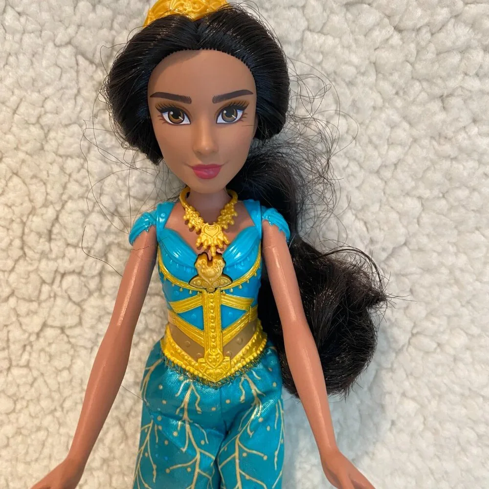 Disney Aladdin Jasmine Doll Sings Portion of 